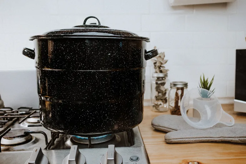 Can I use metal utensils on granite ware?