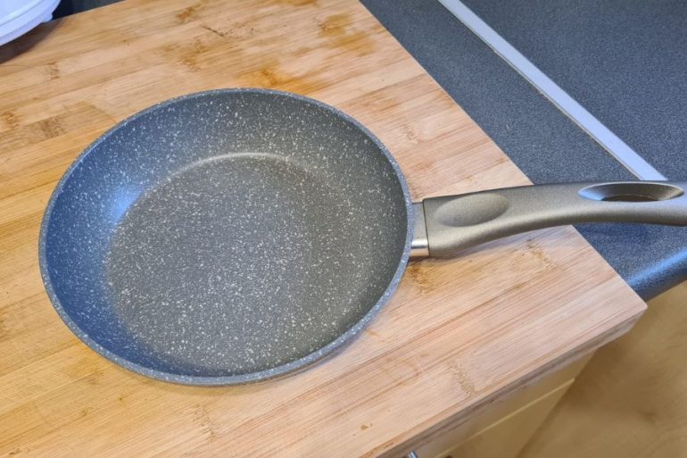 graniteware cookware clean